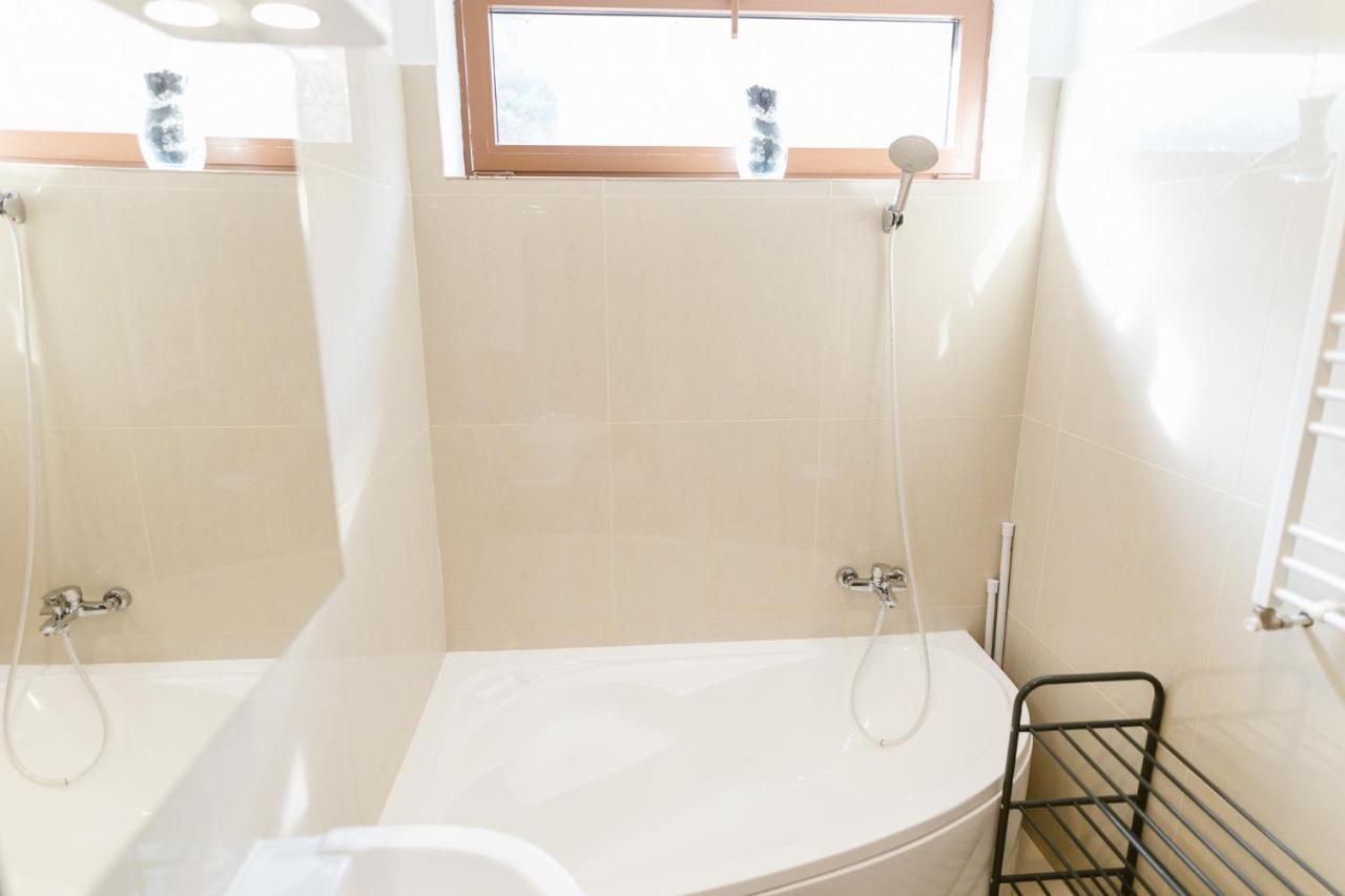 Sky View - Luxury Apartment With A Dream View Brasov Ngoại thất bức ảnh